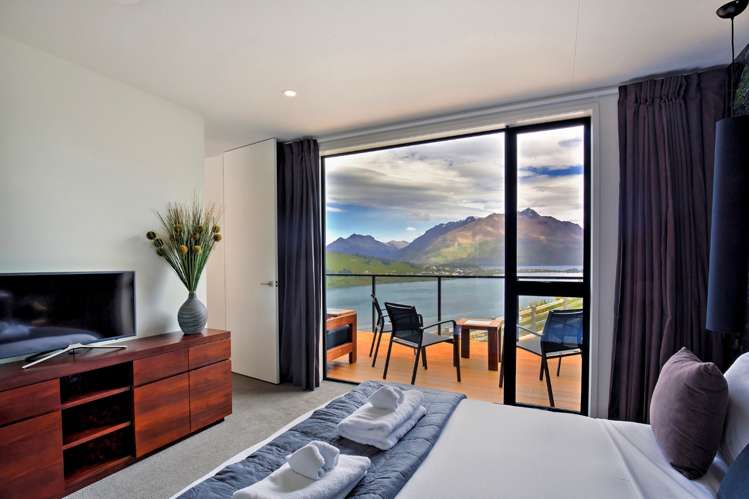 61 Middleton Road Queenstown Hill_13