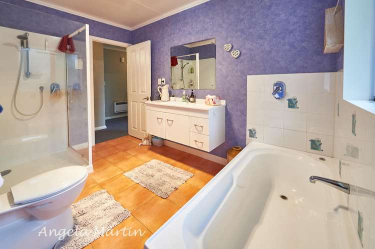 4 Barnes Court Roslyn_11