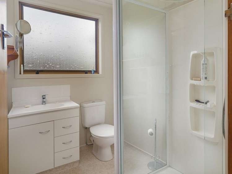 7 Shakespeare Walk The Wood_17