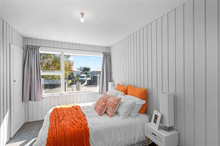 37 Kathleen Crescent Hornby_10