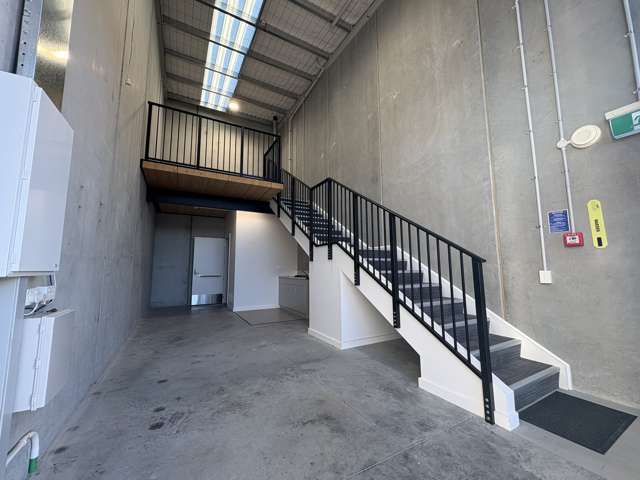 24/90A Hobsonville Road Hobsonville_3