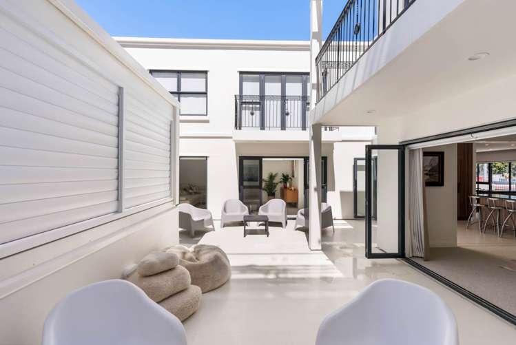 Beach Road Mairangi Bay_2