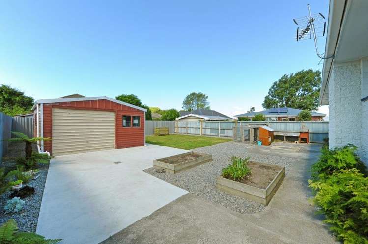 39 Dunstan Crescent Hornby_3