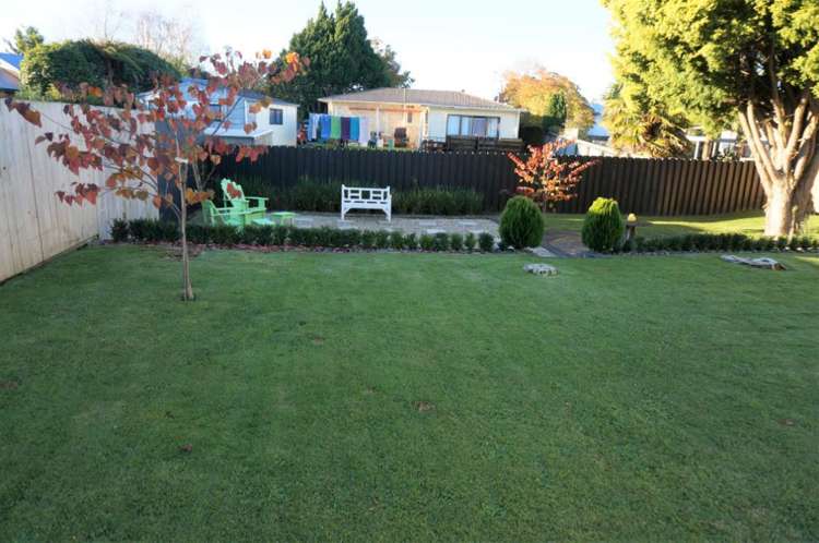 22a Forth Crescent Glenview_10