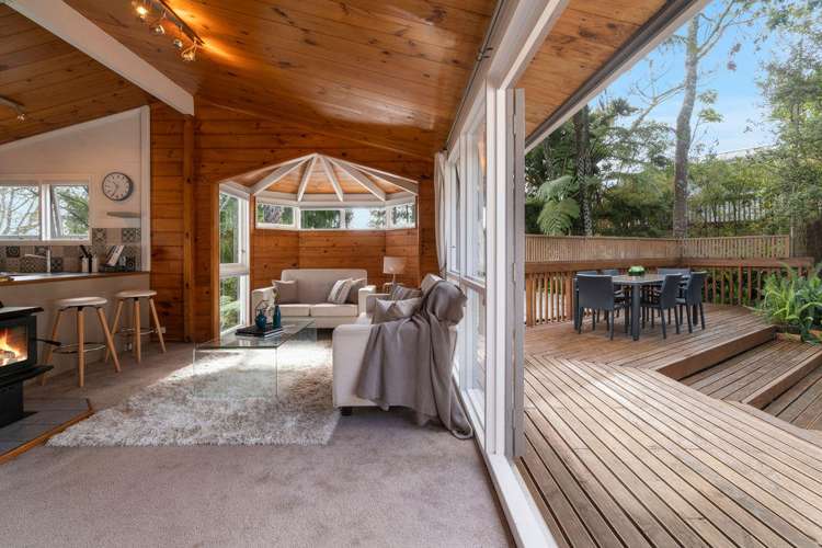 18 Easter Parade Glen Eden_19