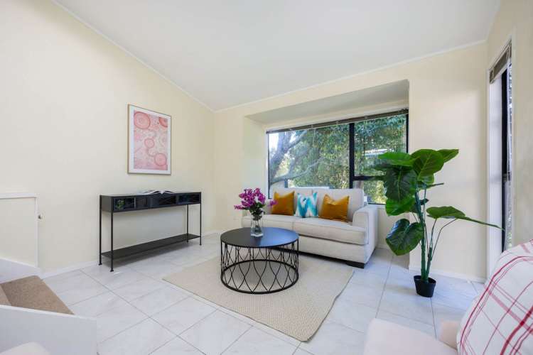 1/56 Oaktree Avenue Browns Bay_13
