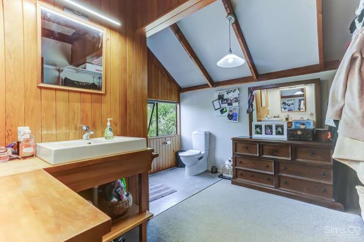 235 No 2 Line Okoia_21