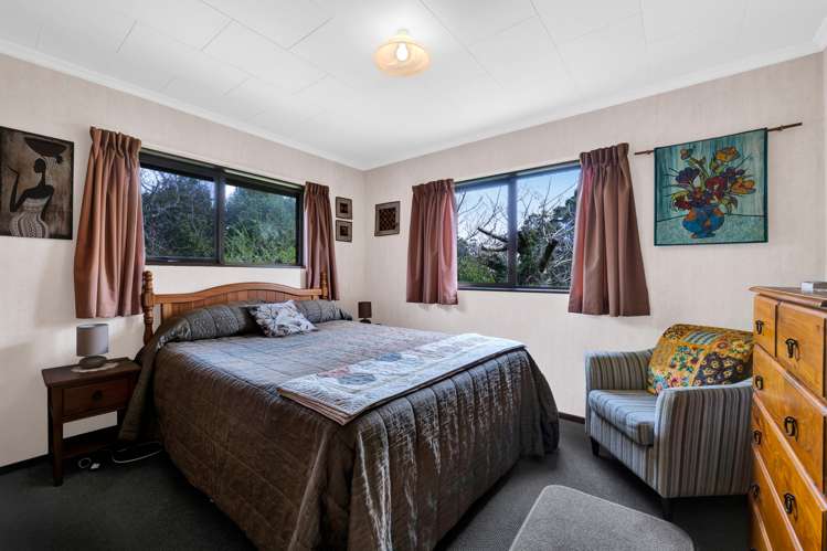 18 Onaero Beach Road Onaero_10