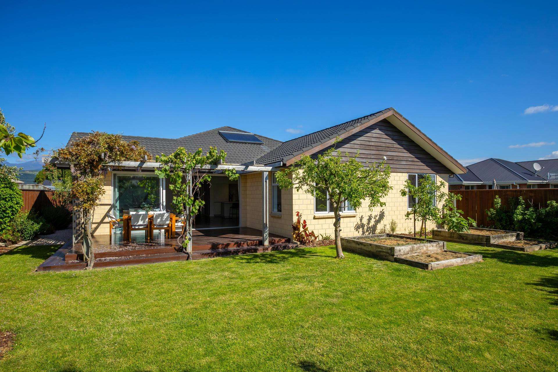 18 Ernest Place Brightwater_0