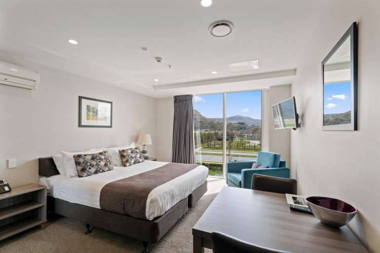 205 & 206/24 Hawthorne Drive Frankton_8