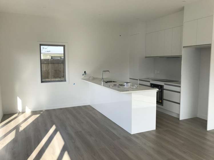 11b Holland Avenue Point England_1