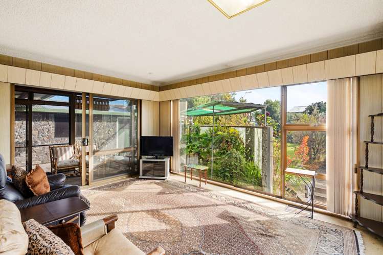 1412 Woodstock Avenue Mayfair_6