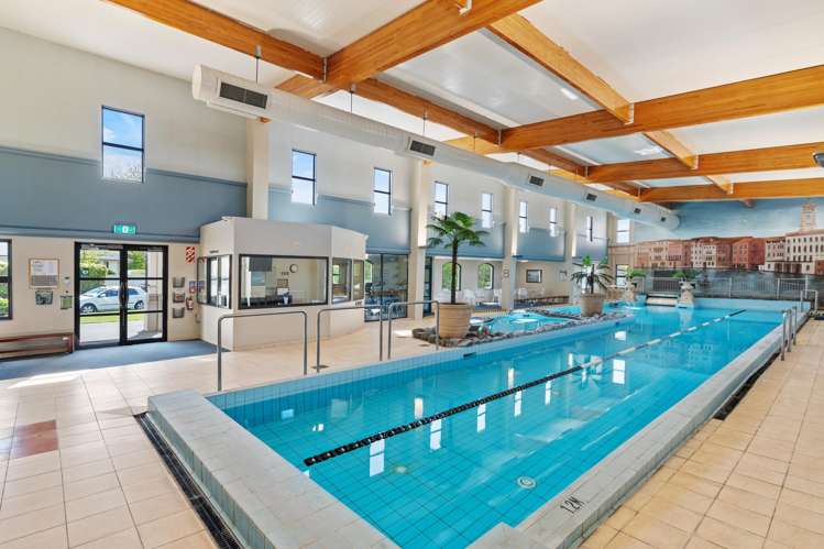 16 Riverbank Road Northwood_27