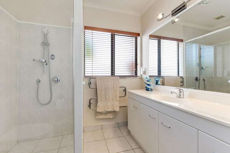 37 Stewart Gibson Place Manurewa_9