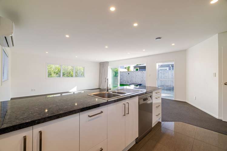 13 Sutherland Crescent Westbrook_7