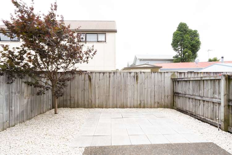 79 Chiefs Court Hamilton East_6