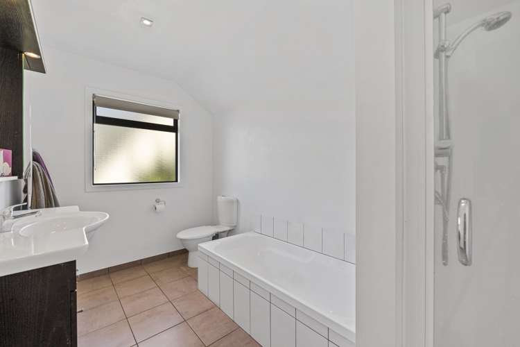 3 Antrim Place Rangatira Park_10