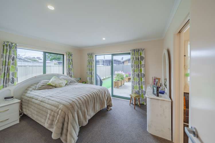 7 Gregory Grove Clive_4