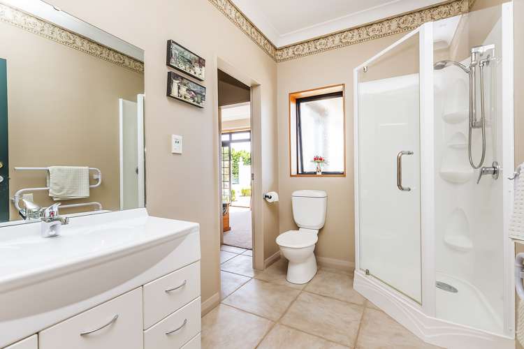 31 Gladys Scott Place Tawa_13