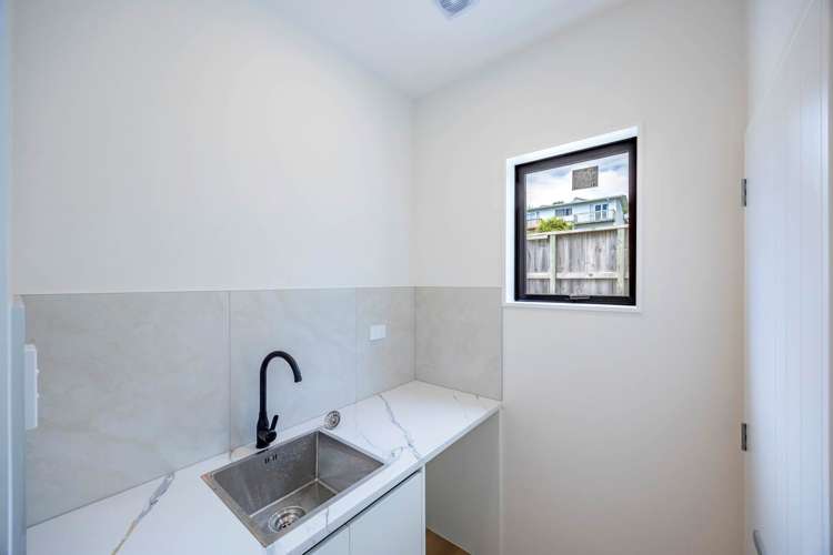 2/3a Long Bay Drive Torbay_20