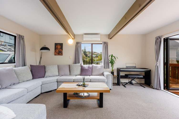 2/70 Ayton Drive Totara Vale_2