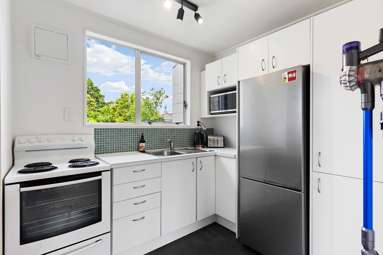 8/21 Islington Street_4