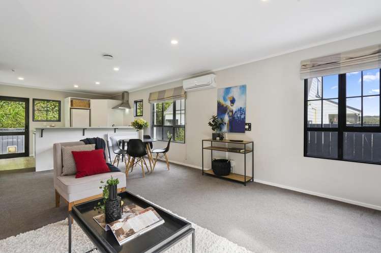 16B Parsons Glen Karori_10