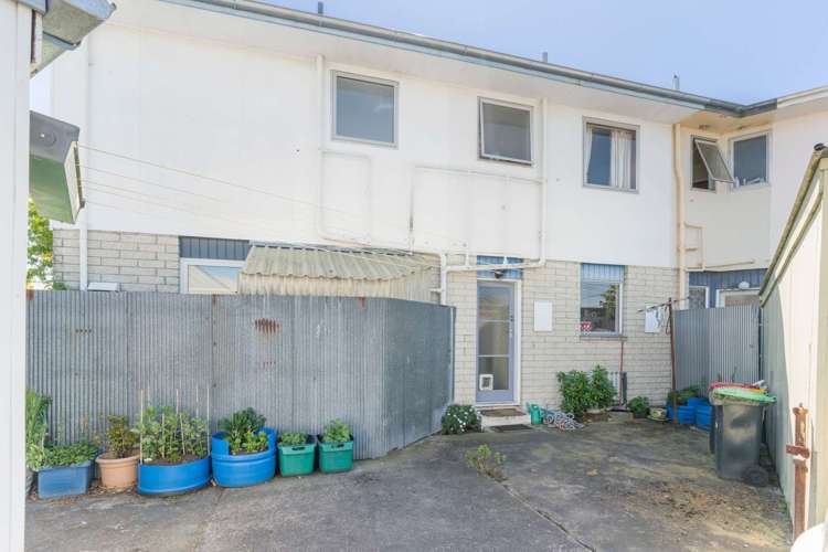 4/14 Church Square Addington_13