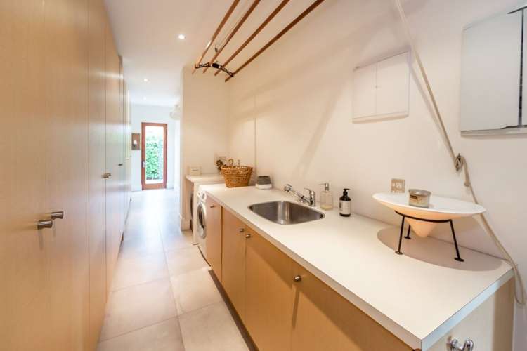 27 Wroxton Terrace Merivale_17