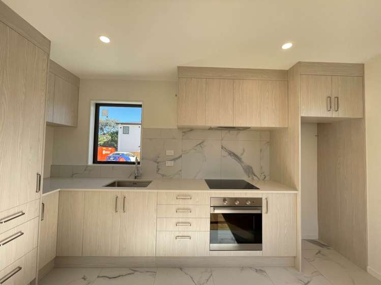 1/28 Netherlands Avenue Kelston_1