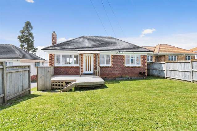 Charming 3-Bedroom Family Home in Mount Roskill