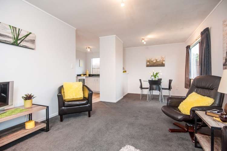 1/130 Bruce Mclaren Road Henderson_5