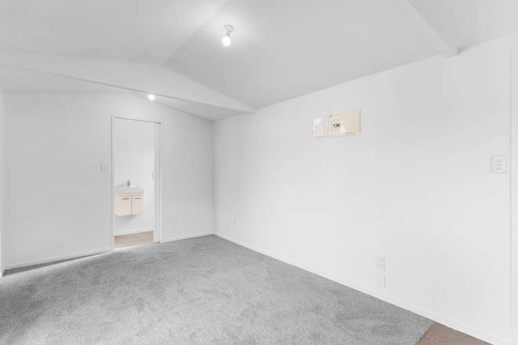315 Swanson Road Ranui_19