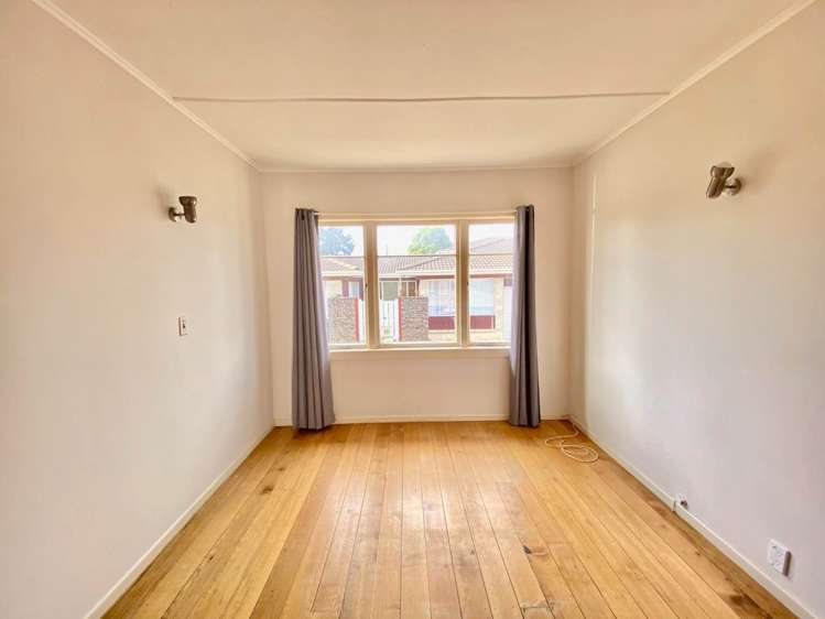 94 Golf Road New Lynn_6