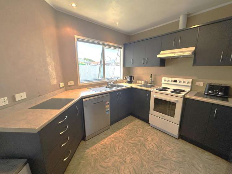 9a Wycliffe Street Onekawa_4