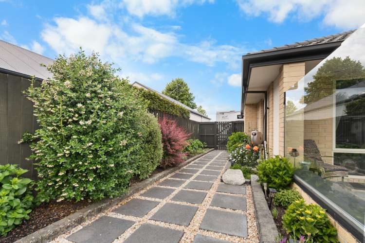 6 Nunweek Boulevard Harewood_25