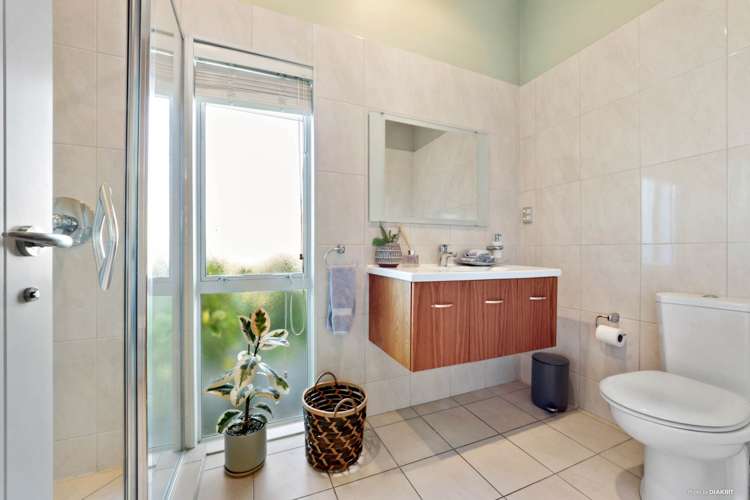 15 Matau Rise Te Atatu Peninsula_18