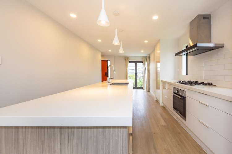 6 Henry Lloyd Place Silverdale_8