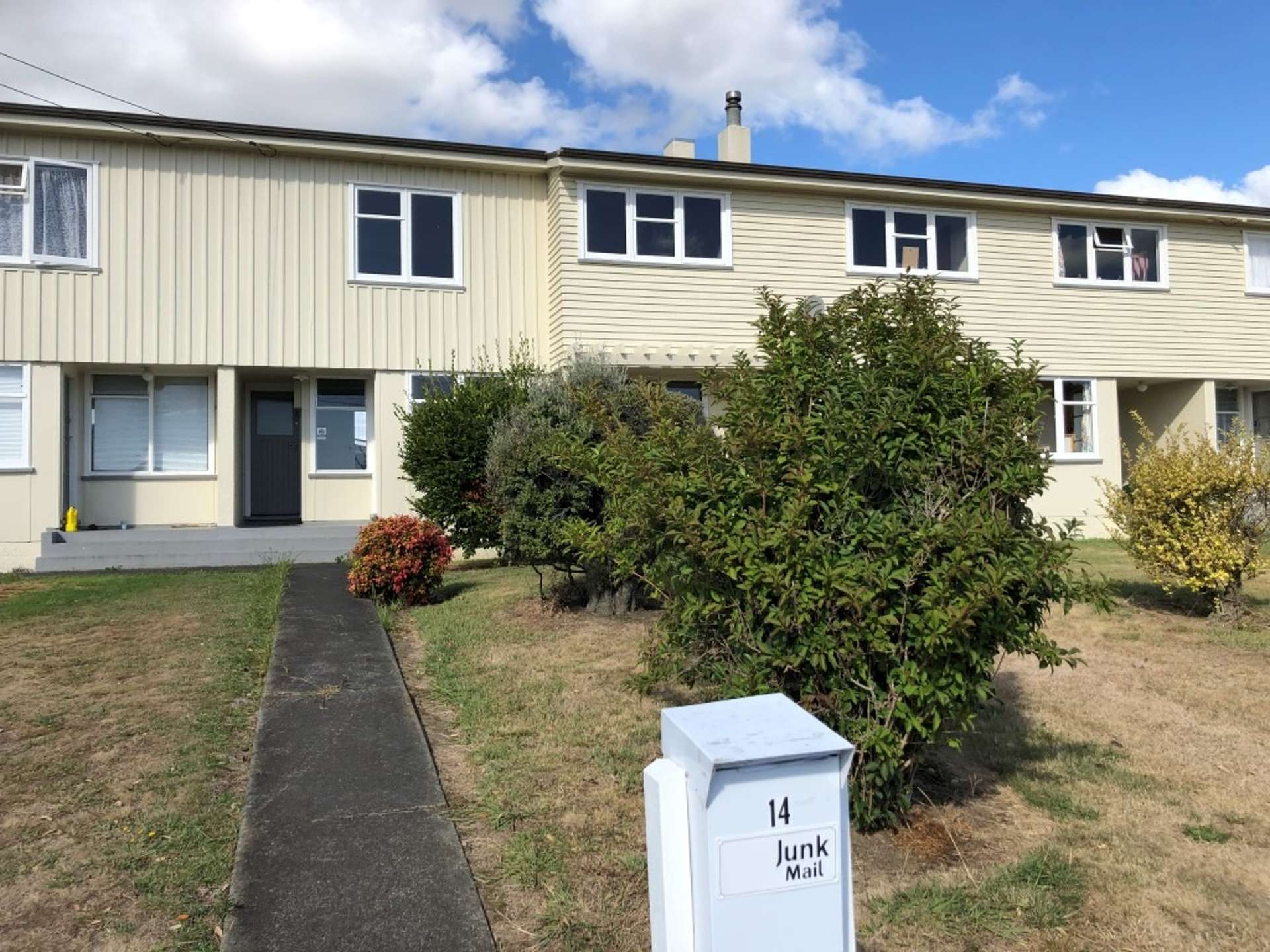 14 Devon Crescent 10985_0