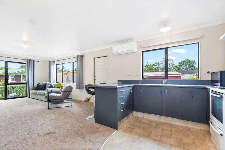 29a Barrie Crescent Silverdale_5