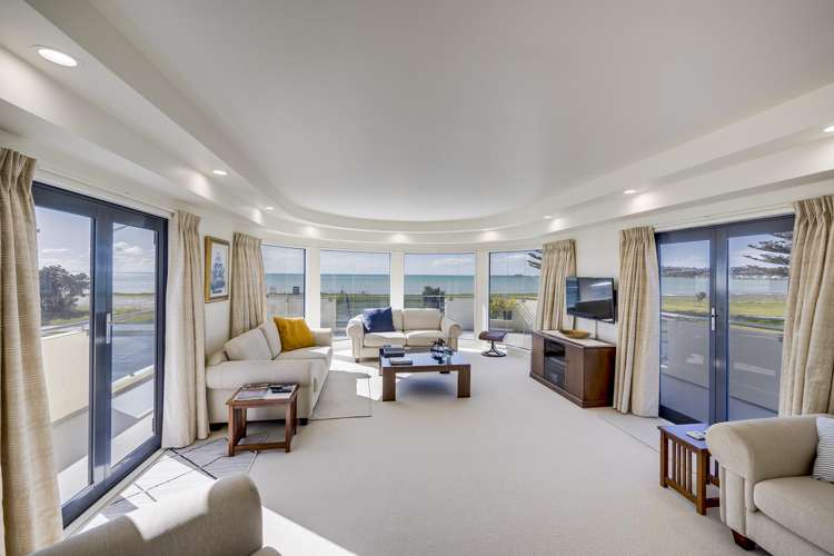 24 The Esplanade Westshore_2