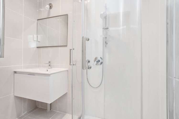 878 West Coast Road Waiatarua_10