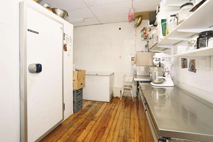 14 Anzac Parade Hamilton Central_15