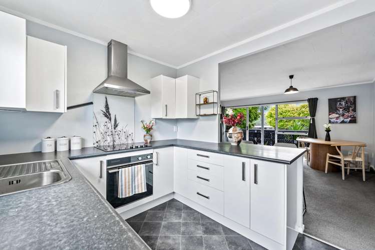 5 Taranui Place Henderson_19