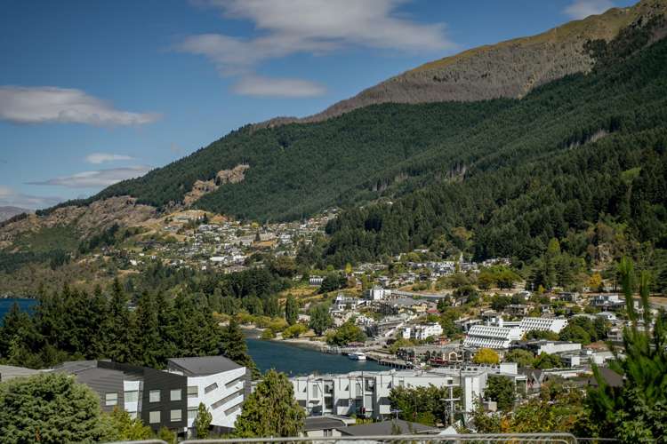 9-13 Hallenstein Street & 1 York Street Queenstown_6
