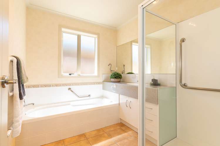 3 Sovereign Isle Lane Rototuna_9