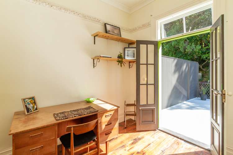 10 Russell Terrace Newtown_9