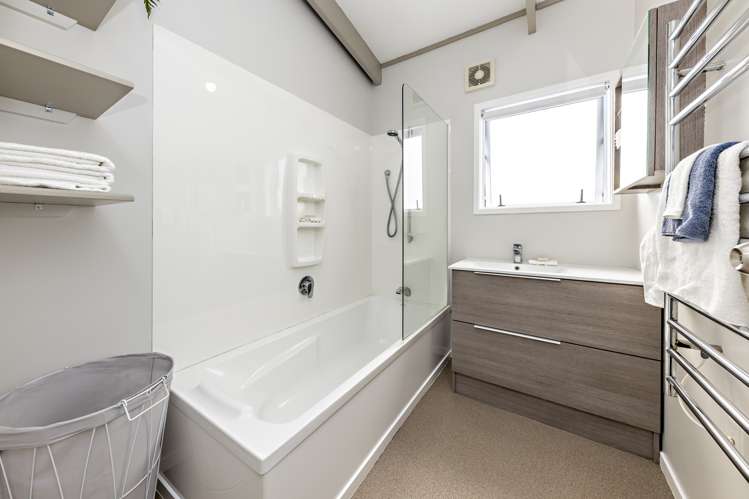 8a Commissariat Road Mount Wellington_11