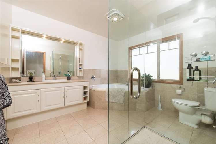 52 Shepherds Lane Flat Bush_15