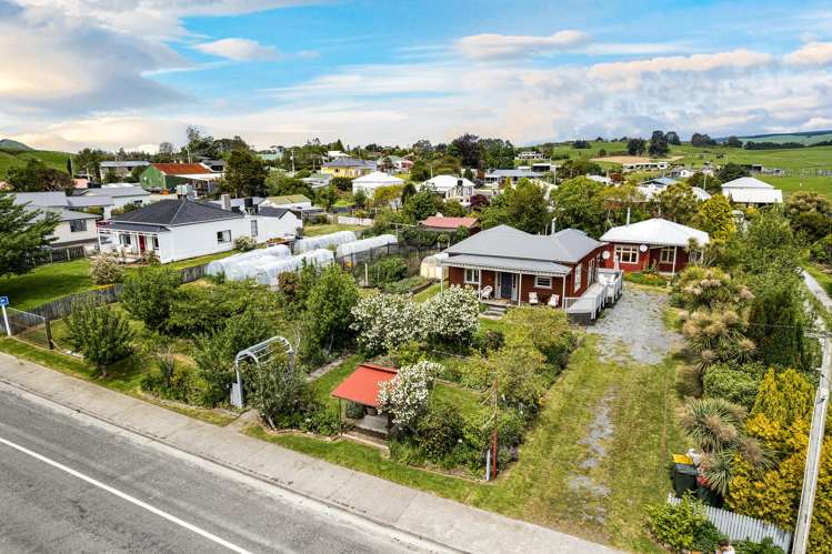 24 and 24A Main Road Owaka_1